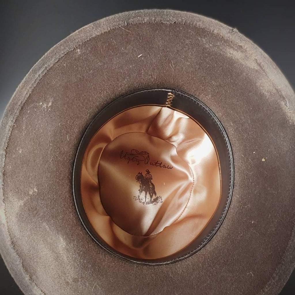 Cowboy hat size 7 (22in)(56cm). The "Gal with No Name".