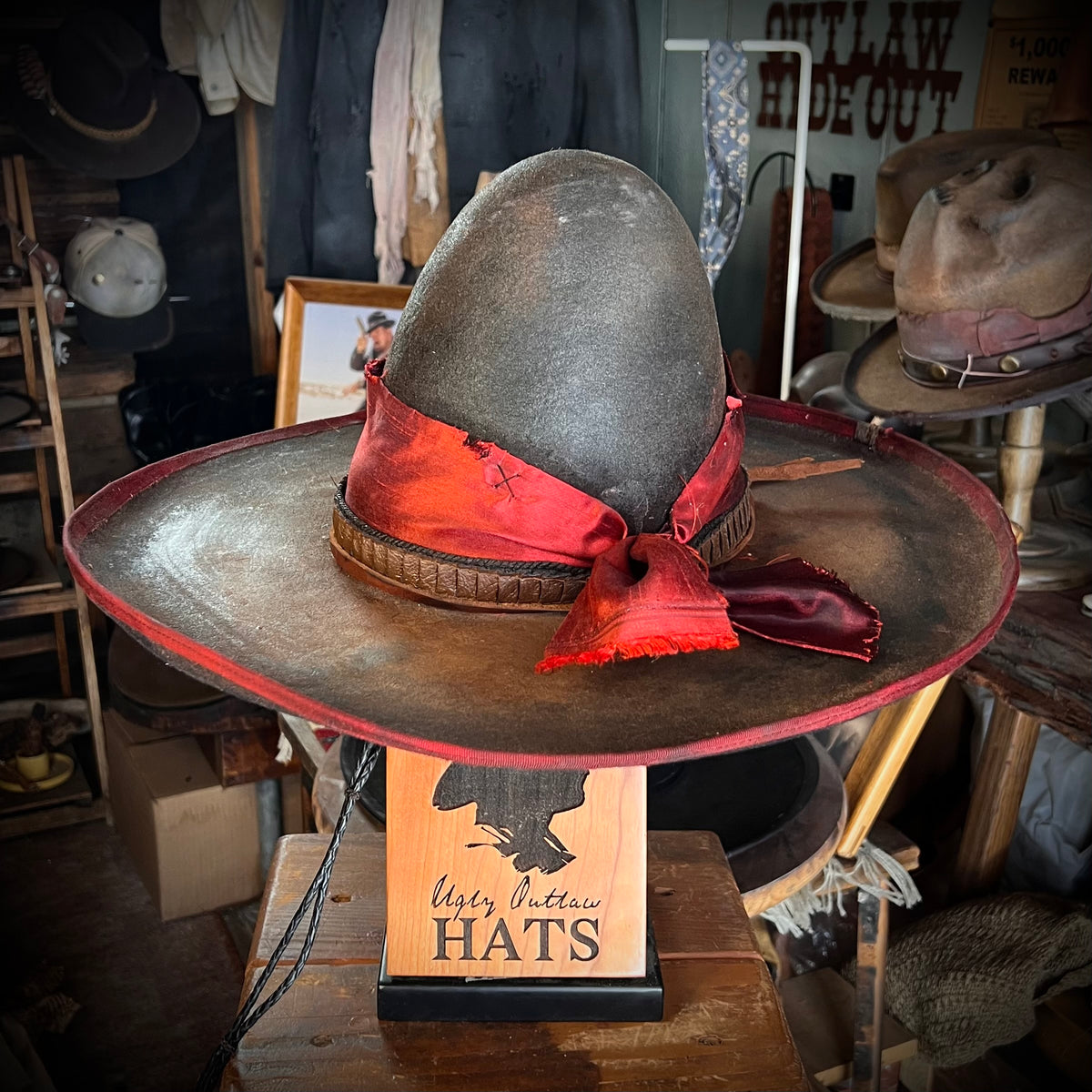 The “El Paso Ranger” size 7 1/8 (57cm) from Ugly Outlaw Hats