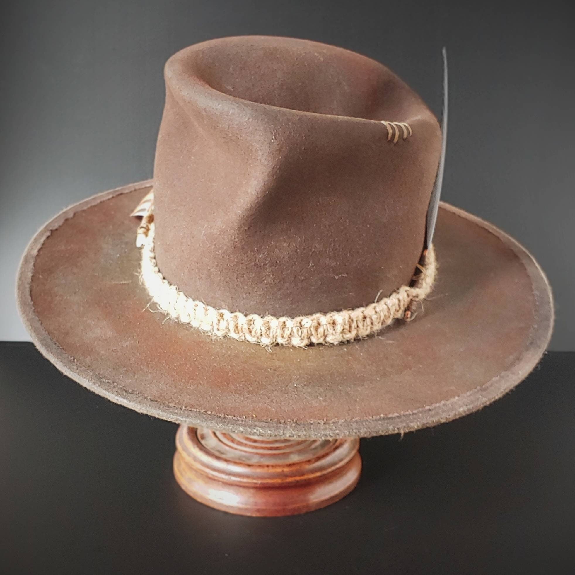 Cowboy hat size 7 (22in)(56cm). The "Gal with No Name".